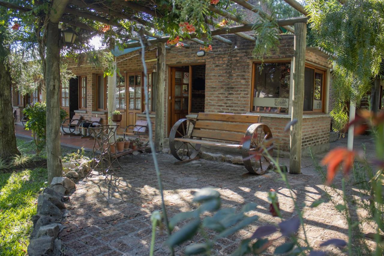 Hostal Canela Termas del Daymán Exterior foto